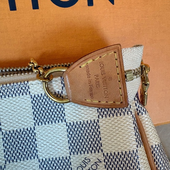 Louis Vuitton Damier Azur Eva Clutch--DISCONTINUED! - Picture 6 of 10